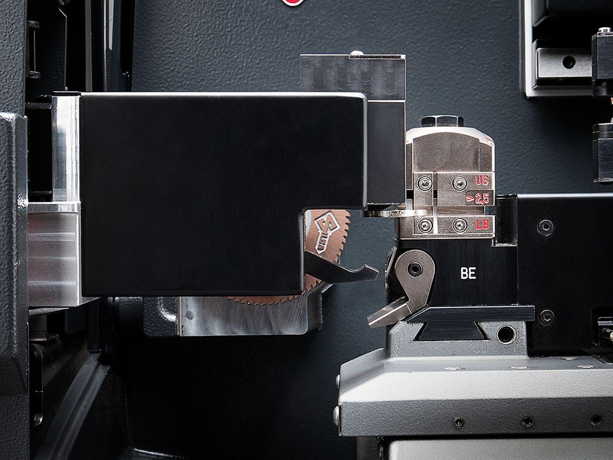 Ilco - D8A3064ZB - Unocode F900 - Automatic Flat Key Cutter, Duplicator and Engraver